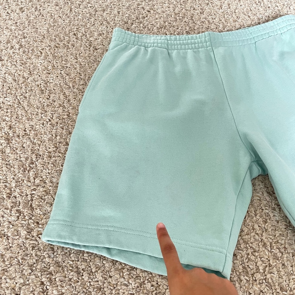 Lacoste Men’s Regular Fit Fleece Shorts – Aqua | Size Large | 8” Inseam - Picture 6 of 16